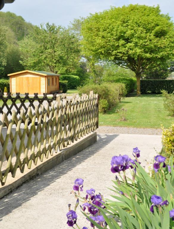 Camping Les Couesnons Roz-sur-Couesnon Exterior foto